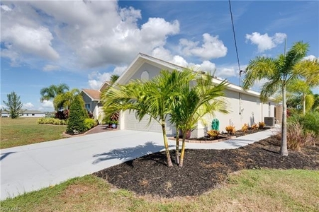 1605 Nw 43rd Ave, Cape Coral, FL