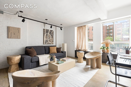 165 Perry Street, Manhattan, NY, 10014 - Photo 1