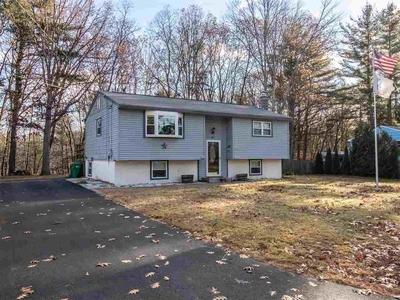 29 Riverlawn Ave, Rochester, NH