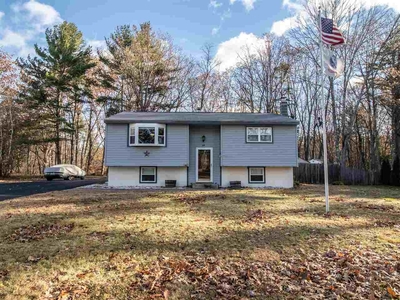 29 Riverlawn Ave, Rochester, NH