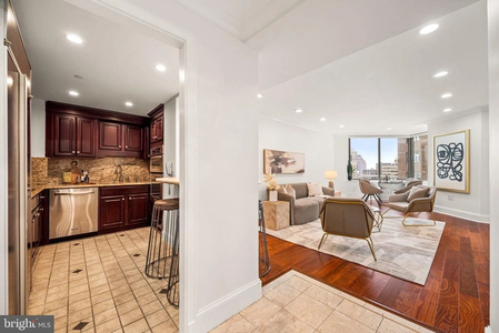 202 W RITTENHOUSE SQUARE, PHILADELPHIA, PA, 19103 - Photo 1