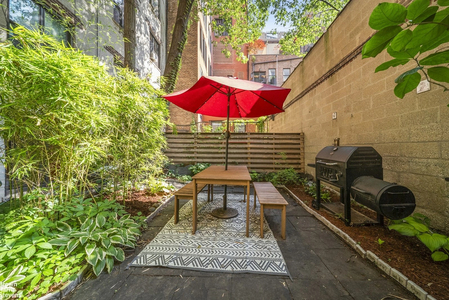 22 IRVING Place, Manhattan, NY, 10003 - Photo 1