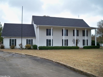 2711 W Beebe Capps Expy, Searcy, AR