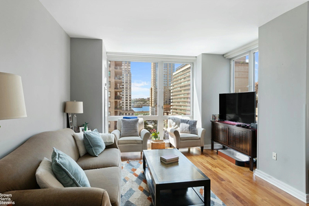 200 W END Avenue, Manhattan, NY, 10023 - Photo 1