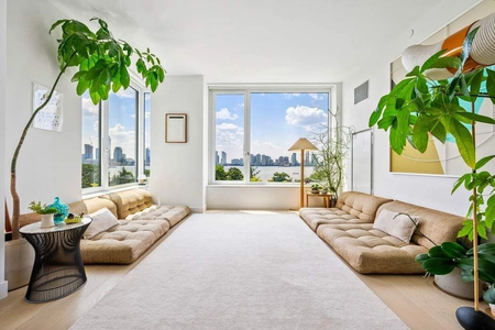 450 Washington Street, Manhattan, NY, 10013 - Photo 1