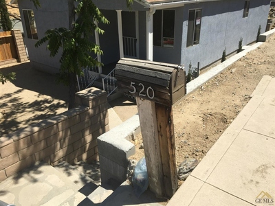 520 Garfield Ave, Taft, CA
