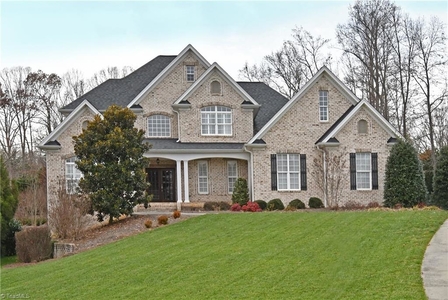114 Mcmichael Ct, Clemmons, NC