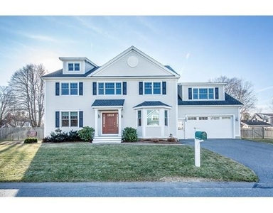 2 Penny Ln, Beverly, MA