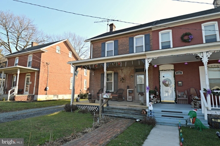 219 W State St, Quarryville, PA