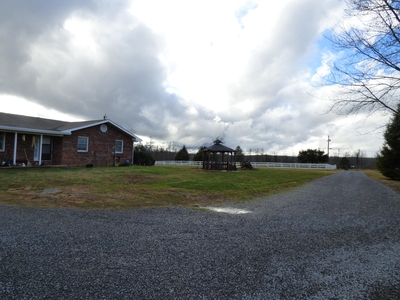 139 S Sycamore Ln, Crossville, TN