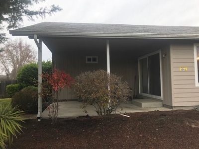 1361 Star Ct, Grants Pass, OR