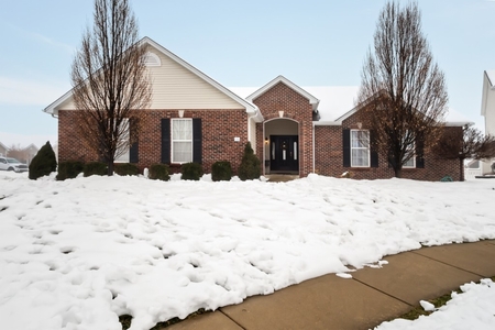 11 Crystal Forest Ct, Wentzville, MO