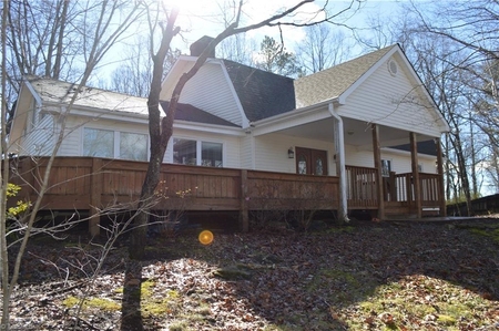 290 Skyview Ln, Mount Airy, NC