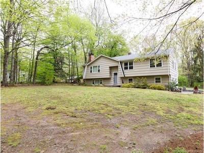 521 Clintonville Rd, North Haven, CT