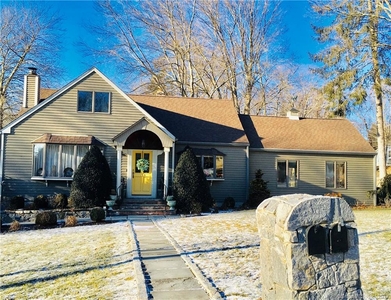 15 Valley Rd, Shelton, CT