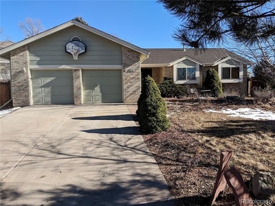 573 Old Stone Dr, Highlands Ranch, CO