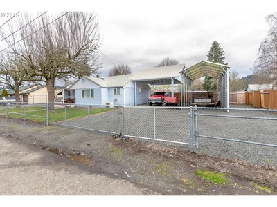 255 S 51st St, Springfield, OR