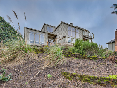 551 Nw 54th St, Newport, OR