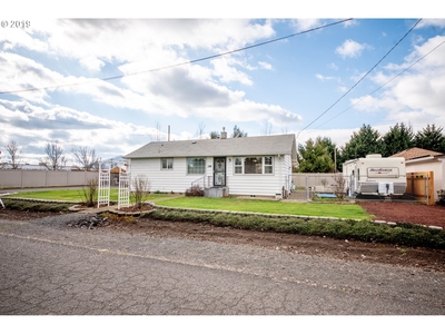 196 33rd St, Springfield, OR