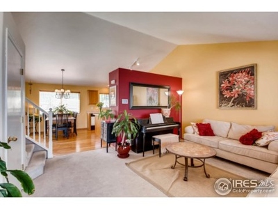 7403 Fountain Dr, Fort Collins, CO