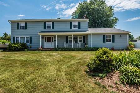 22 Old Post Rd, Freehold, NJ