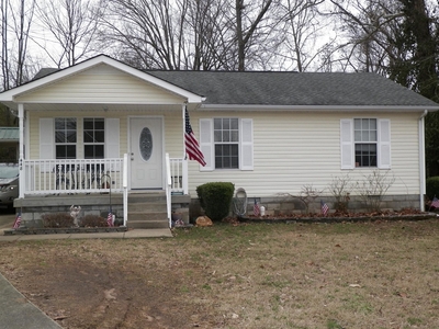 448 Reeves Dr, Clarksville, TN