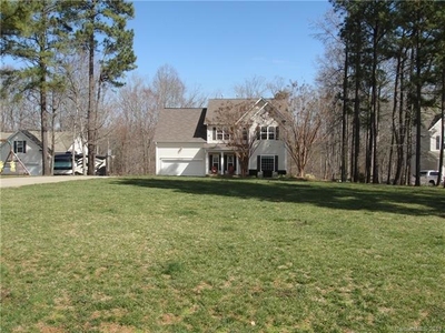 135 Scarlet Tanager Rd, Troutman, NC