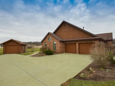 28 Tracemore Ln, West Liberty, OH