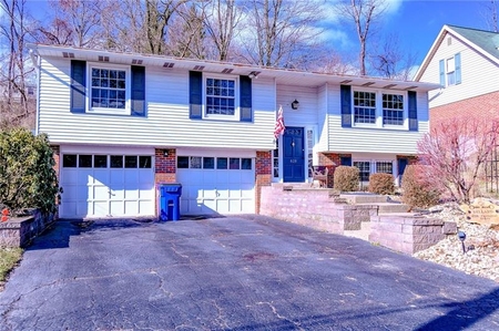 628 Carnival Dr, Pittsburgh, PA