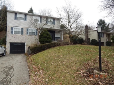 1861 Wallace Rd, South Park, PA
