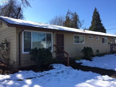 265 E 10th Ave, Junction City, OR