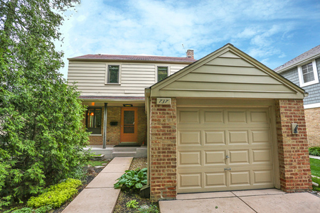 737 S Mitchell Ave, Arlington Heights, IL