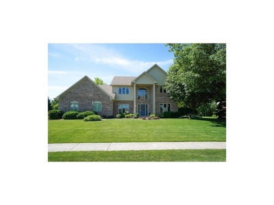 9954 Water Crest Dr, Fishers, IN