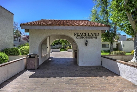 25015 Peachland Ave, Newhall, CA