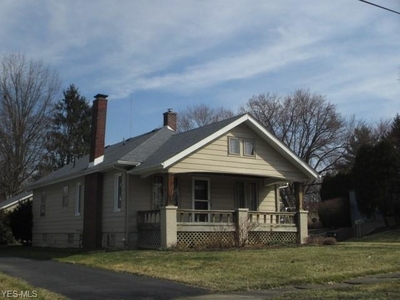 194 Erskine Ave, Youngstown, OH