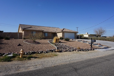27927 Cochise Ave, Barstow, CA