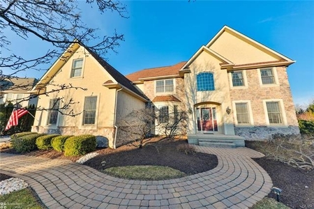 3280 Old Carriage Dr, Easton, PA