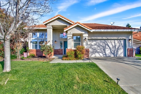 667 Edenderry Dr, Vacaville, CA