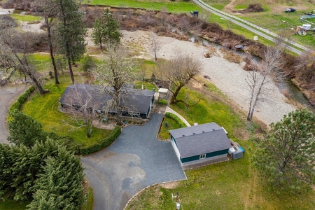 149 Queens Branch Rd, Rogue River, OR