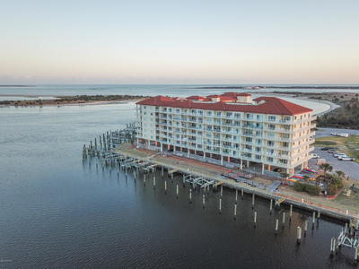 100 Olde Towne Yacht Club Dr, Morehead City, NC
