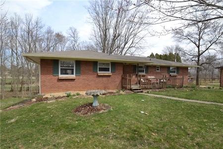 1739 Hickory Ln, Greenfield, IN