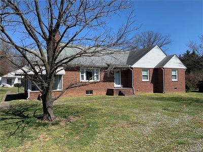 39 N Courthouse Rd, North Chesterfield, VA