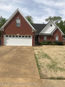 7459 Mary Dr, Olive Branch, MS