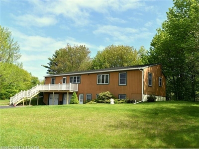 157 Middle Rd, Augusta, ME