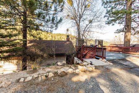 30777 Knoll View Dr, Running Springs, CA