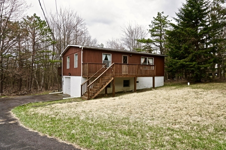 373 Clearview Dr, Long Pond, PA