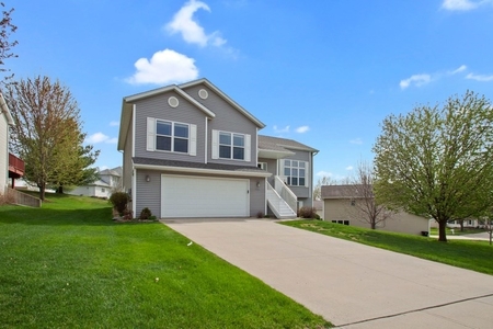 2024 Generry Dr, Coralville, IA