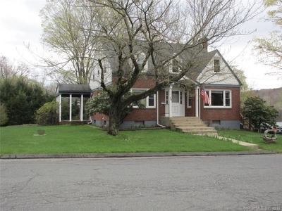 30 Glendale Ave, Winsted, CT