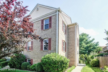 202 Lazy Hollow Dr, Gaithersburg, MD