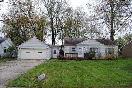 4059 Walter Rd, North Olmsted, OH